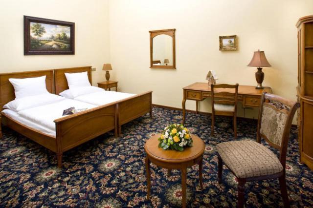 Chateau Zbiroh Room photo